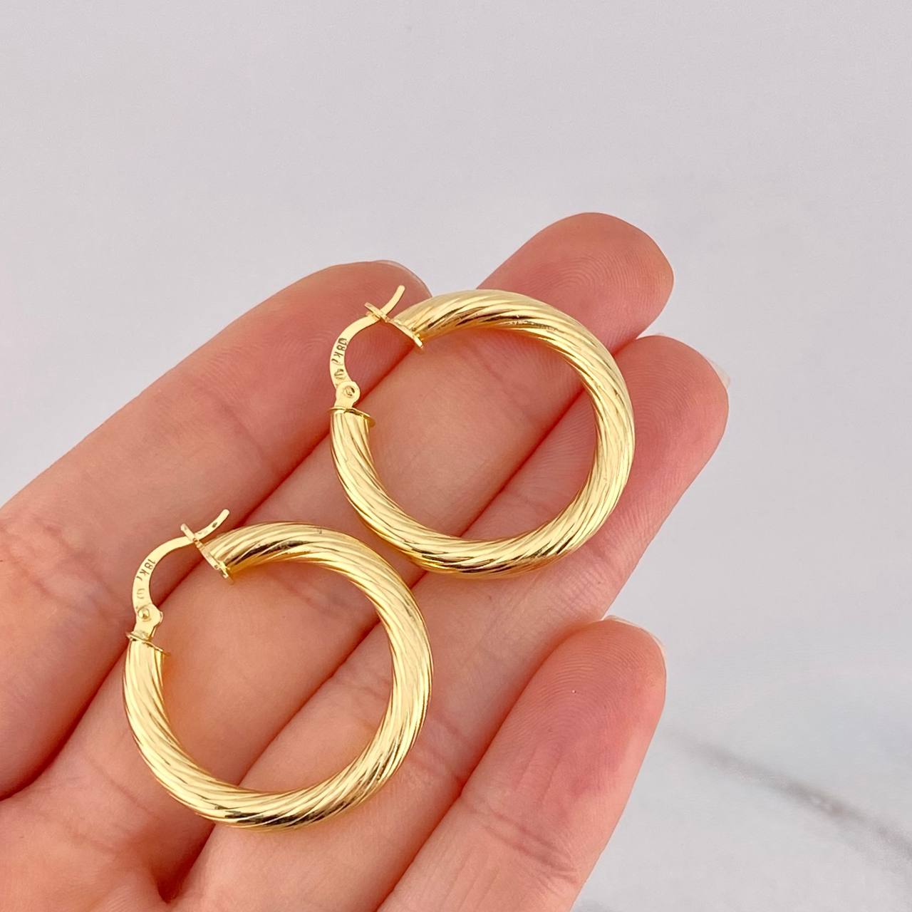 Hoop Earrings Lore 4.35g / 1 1/4 in 18K Yellow Gold