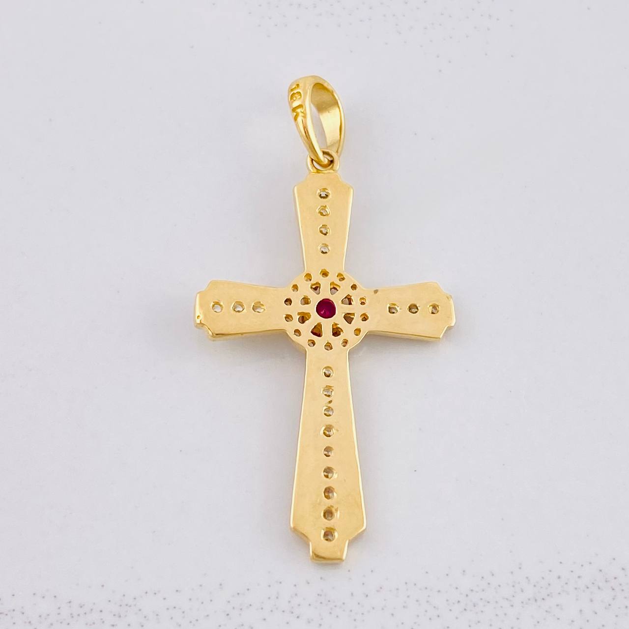 Pendant Central Halo Cross 3.9g / 1 1/2 in Yellow Gold 18K