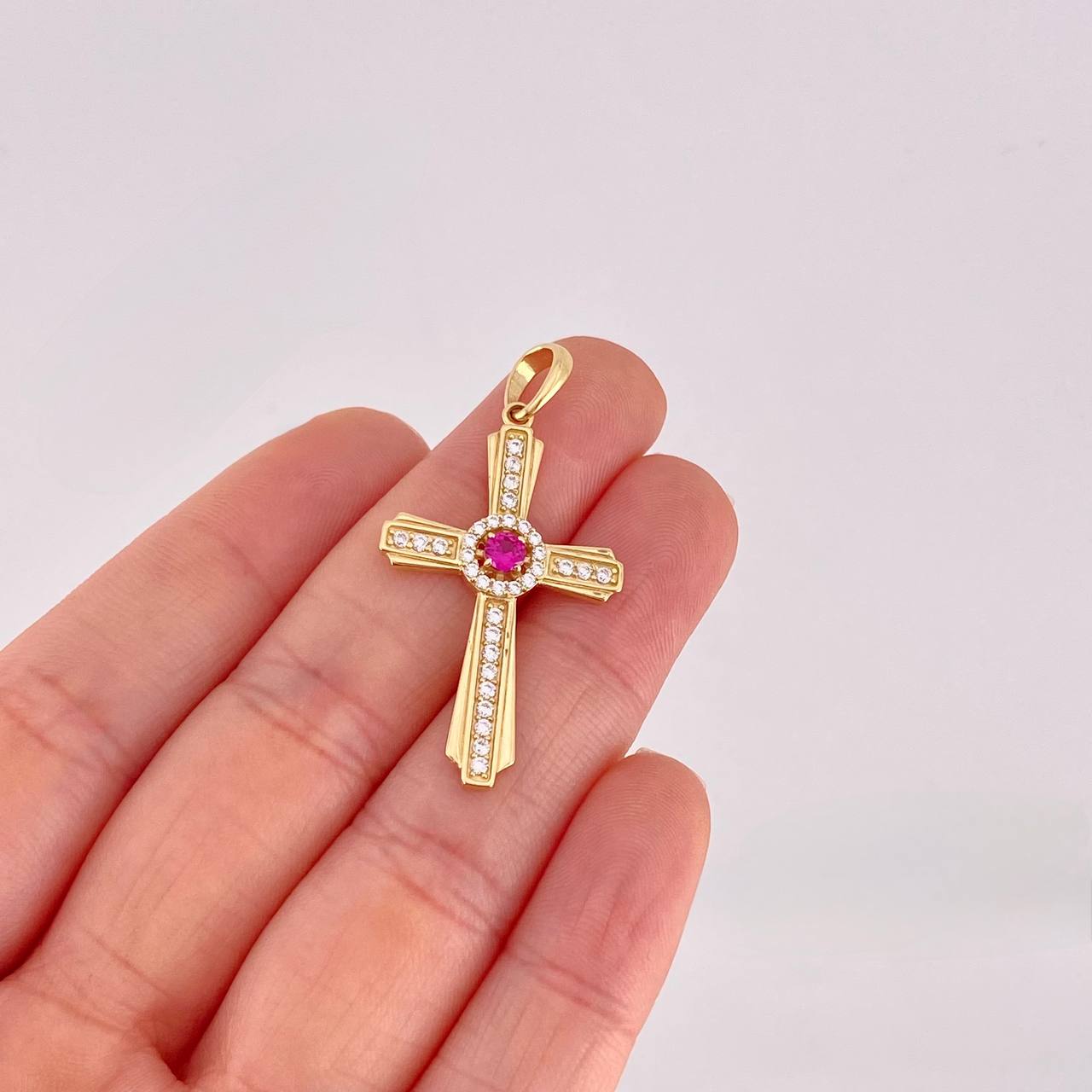 Pendant Central Halo Cross 3.9g / 1 1/2 in Yellow Gold 18K
