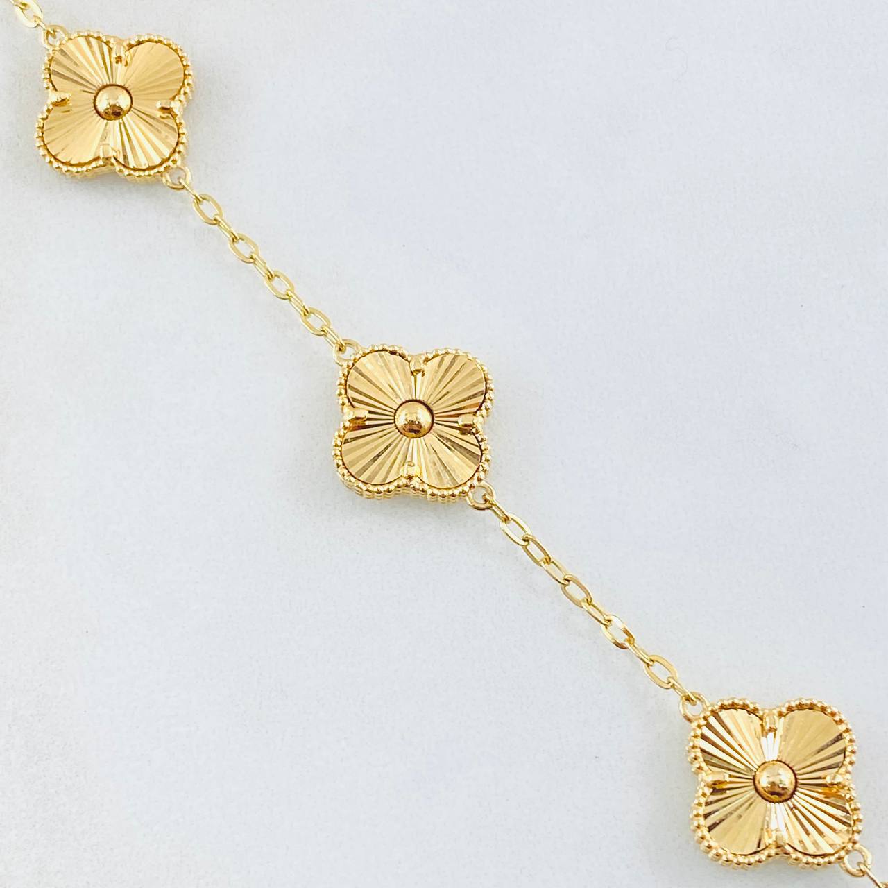 Classic Link Bracelet Clover Gold 8gr / 7 3/4 in / 18K Gold ©