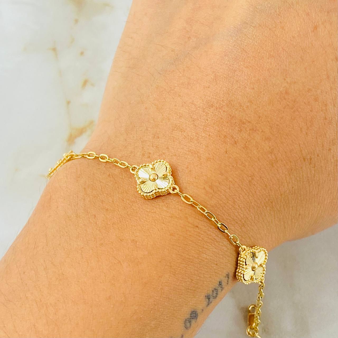 Classic Link Bracelet Clover Gold 4.75gr / 7.5in / 18K Gold ©