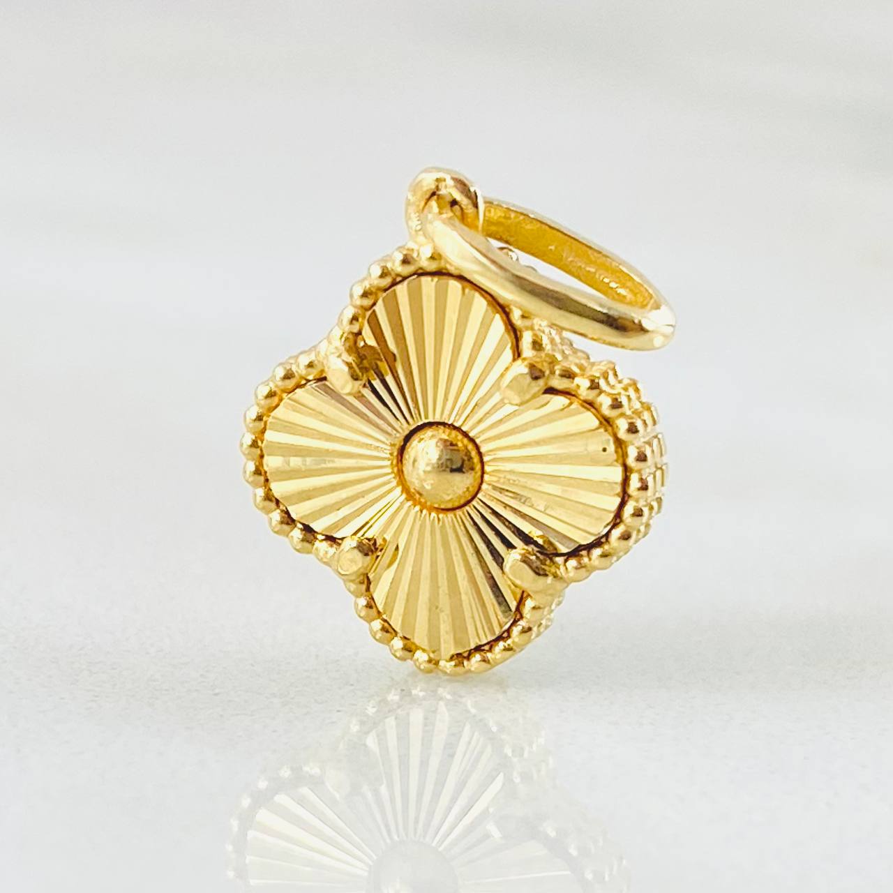 Dije Trebol Dorado 2.1gr / 3/4 in / Oro Amarillo Nac.Esp. 18K