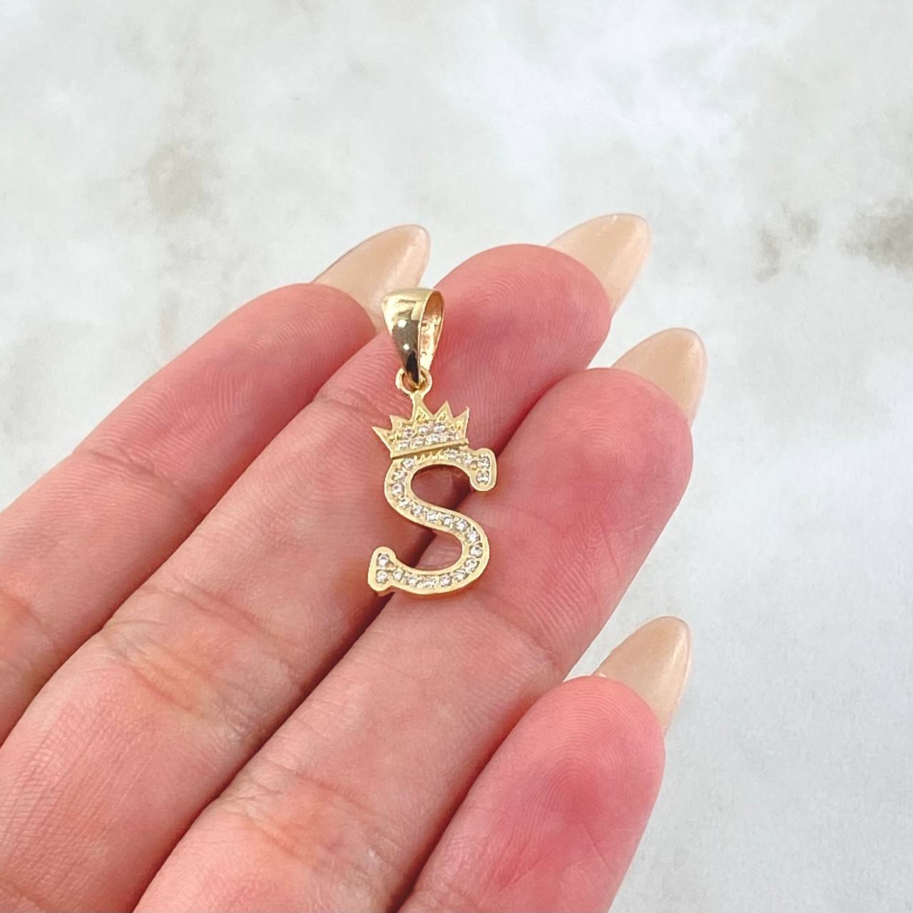 Dije Corona Letra S 1.5gr / 1 in / Oro Amarillo 18K *