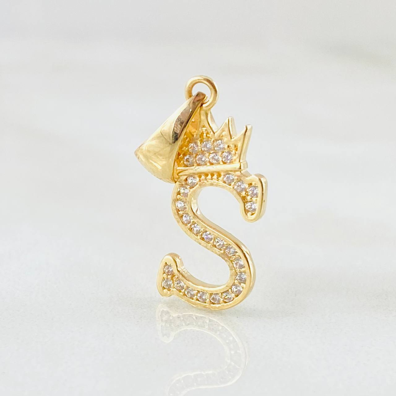 Dije Corona Letra S 1.5gr / 1 in / Oro Amarillo 18K *