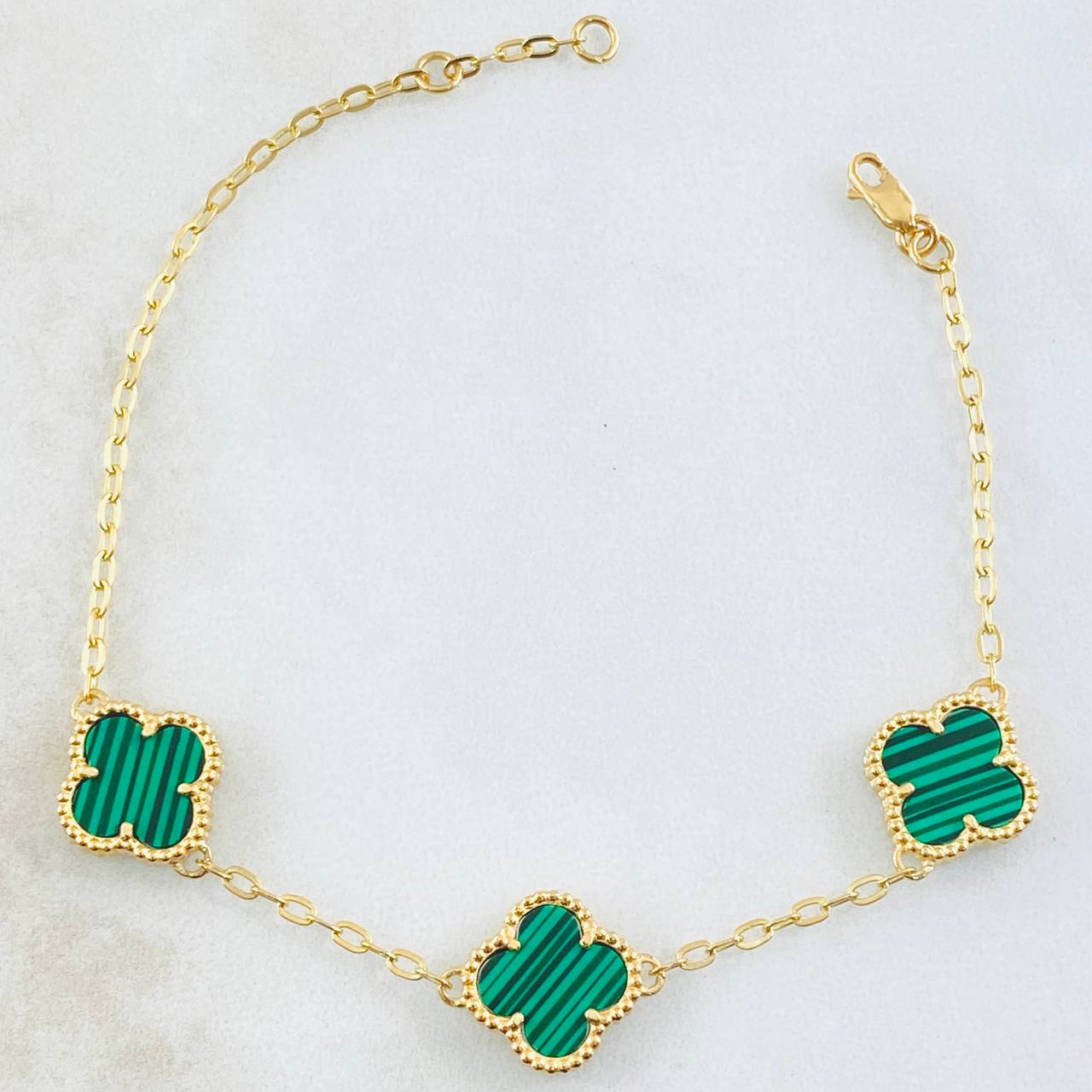 Pulso Aro Seguido Trebol Verde 5.9gr / 8 1/2 in / 10mm Oro Amarillo Nac.Esp. 18K *