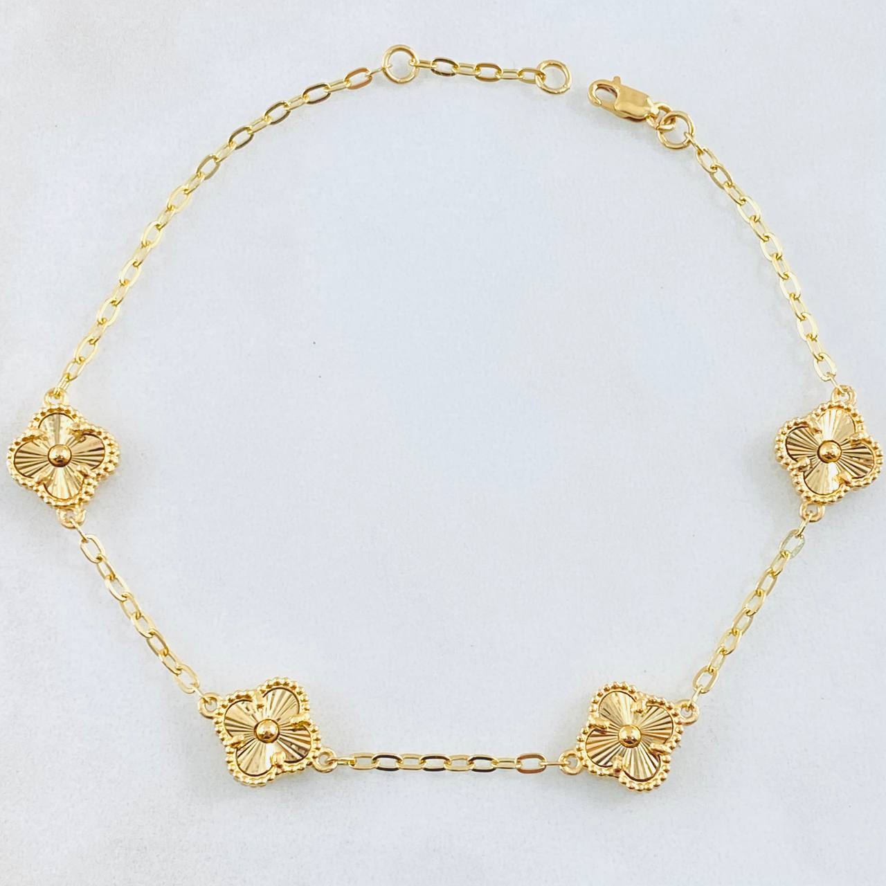Classic Link Bracelet Clover Gold 5.9gr / 8 1/2 in / 18K Gold