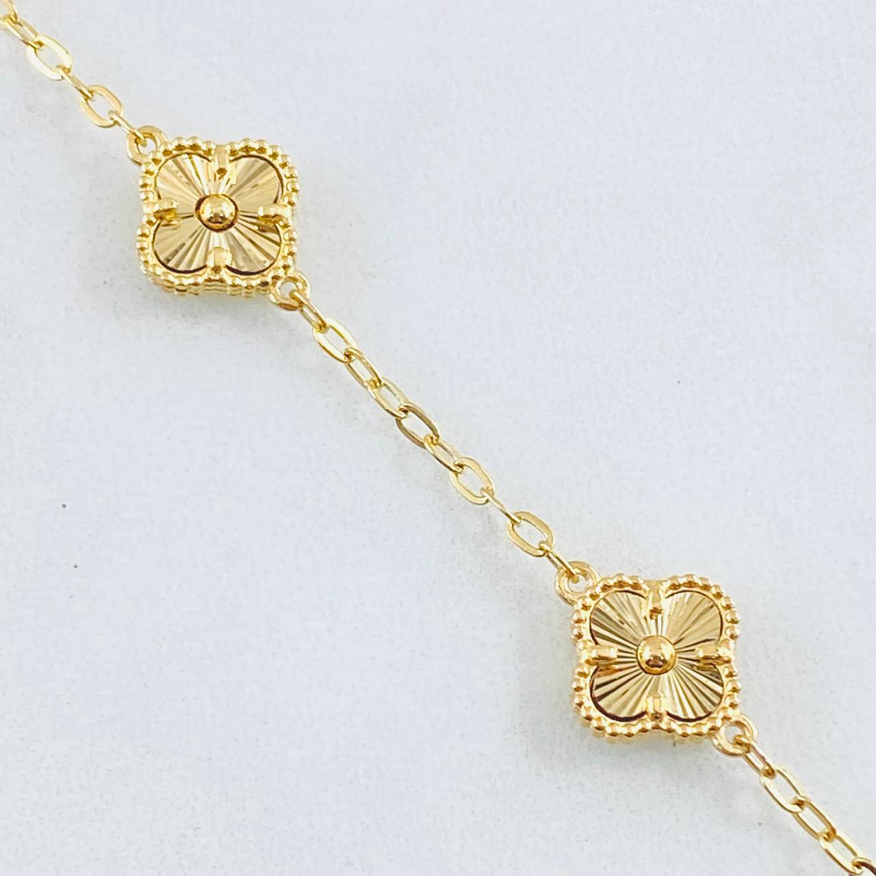 Classic Link Bracelet Clover Gold 5.9gr / 8 1/2 in / 18K Gold