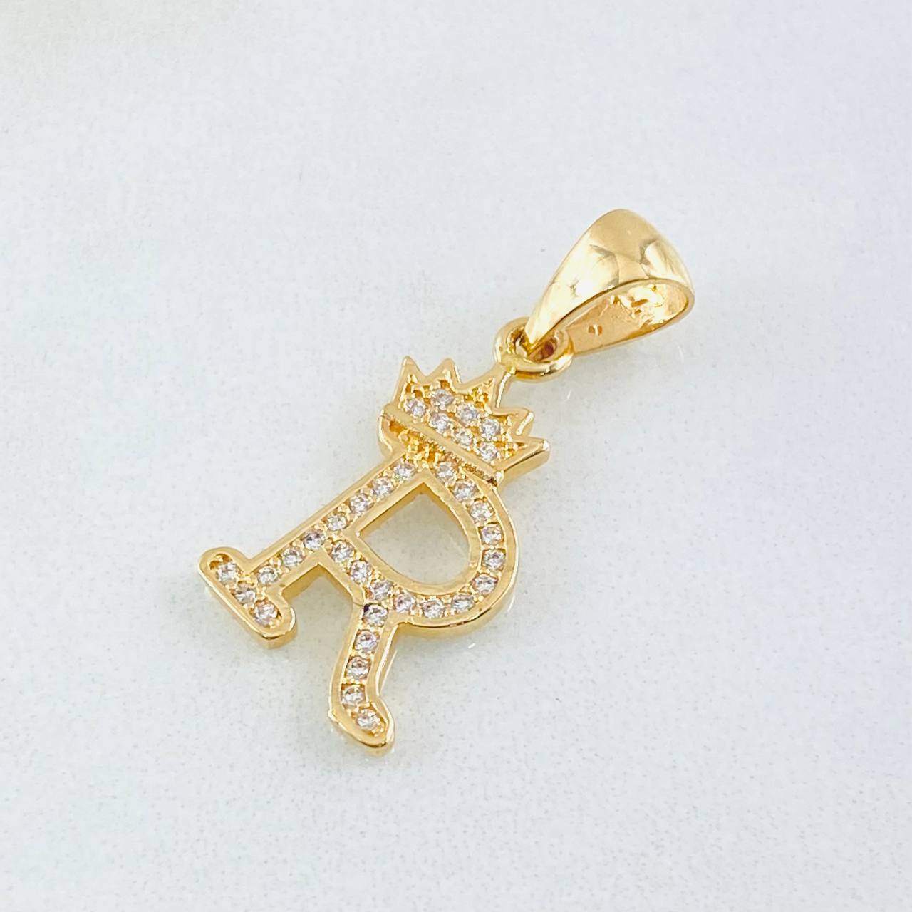 Pendant Crown Letter R 1.65gr / 1in / 18K Gold ©