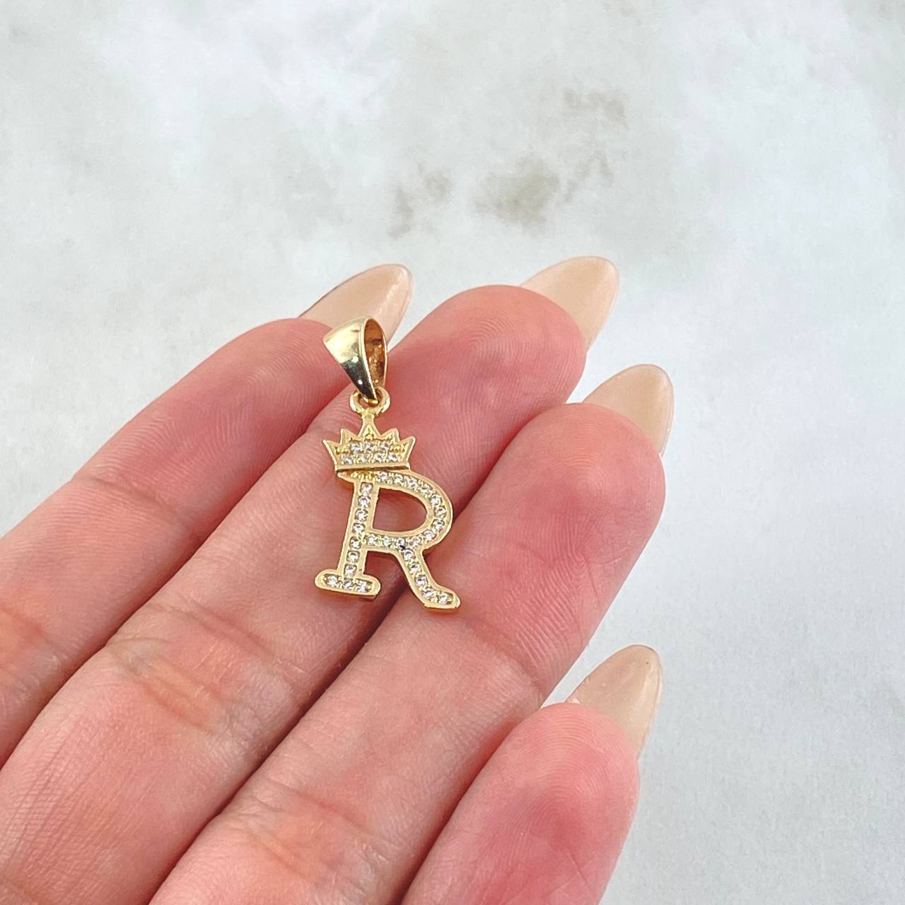 Pendant Crown Letter R 1.65gr / 1in / 18K Gold ©