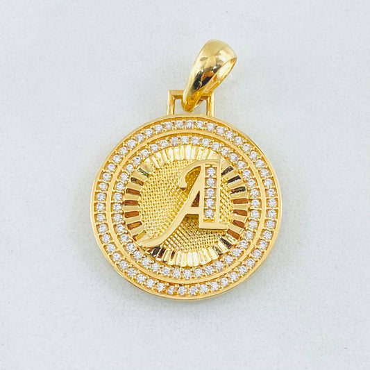 Dije Medalla Letra A 4.65gr / 1 1/4 in / Oro Amarillo 18K *