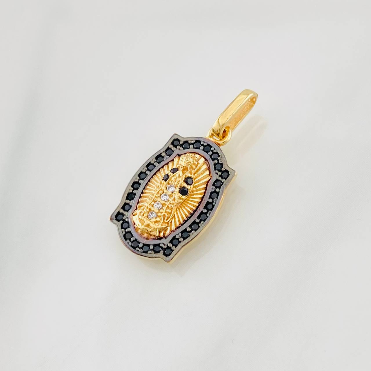 Pendant Virgin of Guadalupe 2.25g / 1 in Two-Tone Black Yellow 18K