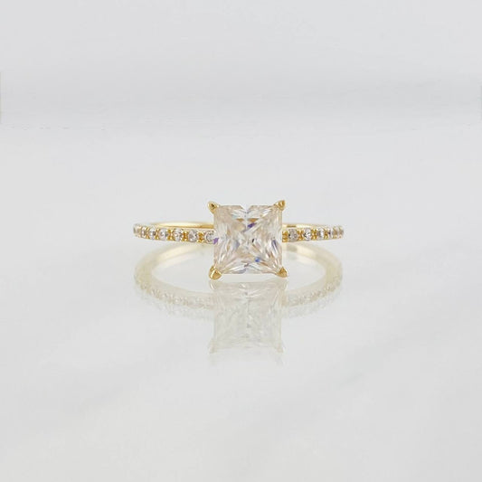 Anillo Solitario Moisanita 1 qts 16 pts 2.1g / T6 3/4 Oro Amarillo 18K