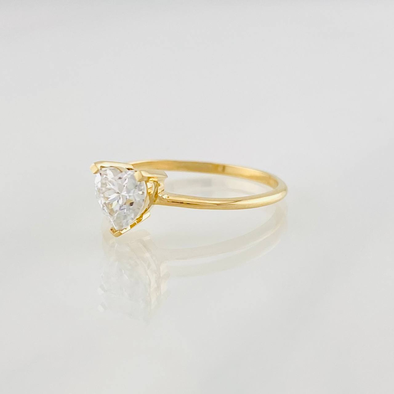 Anillo Solitario Corazón Moisanita 50pts 1.7g / T7 1/4 Oro Amarillo 18K