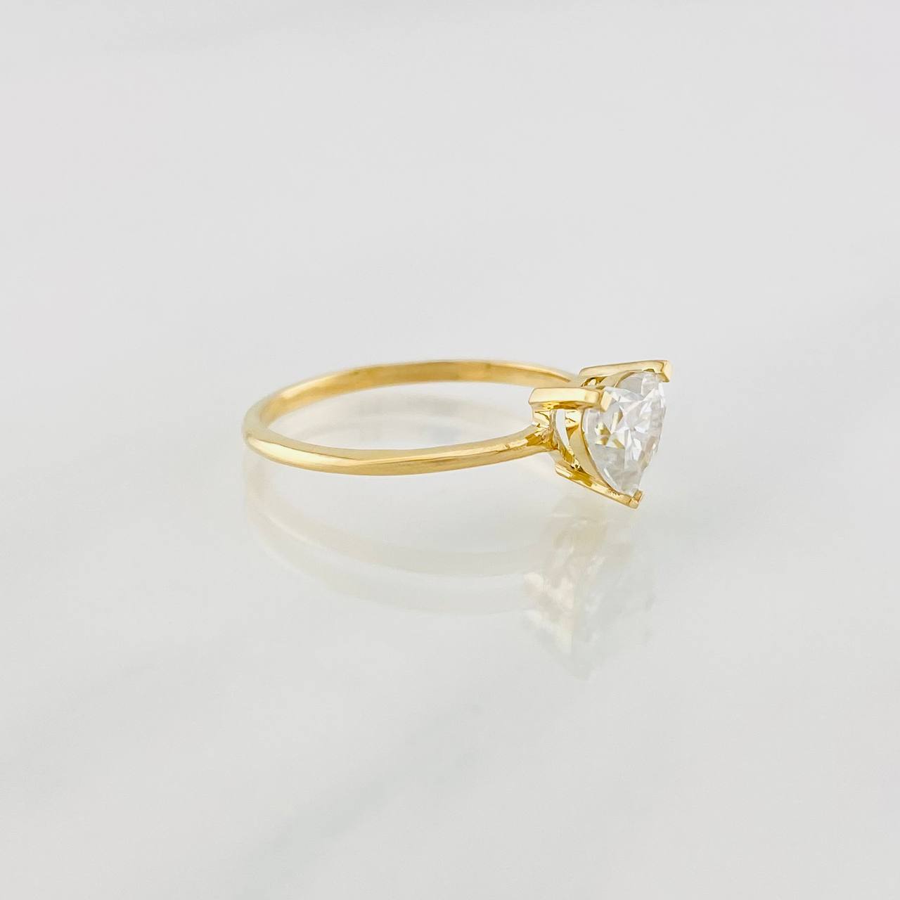 Anillo Solitario Corazón Moisanita 50pts 1.7g / T7 1/4 Oro Amarillo 18K