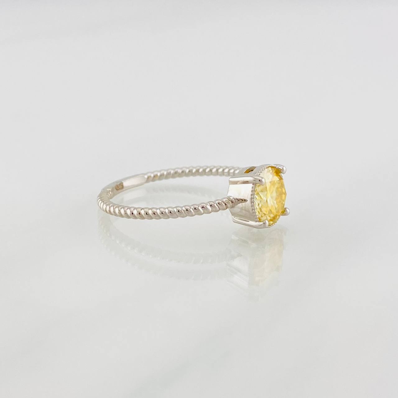 Solitaire Circle Ring Moissanite 1 cts 1.9g / T7 Yellow Gold 18K