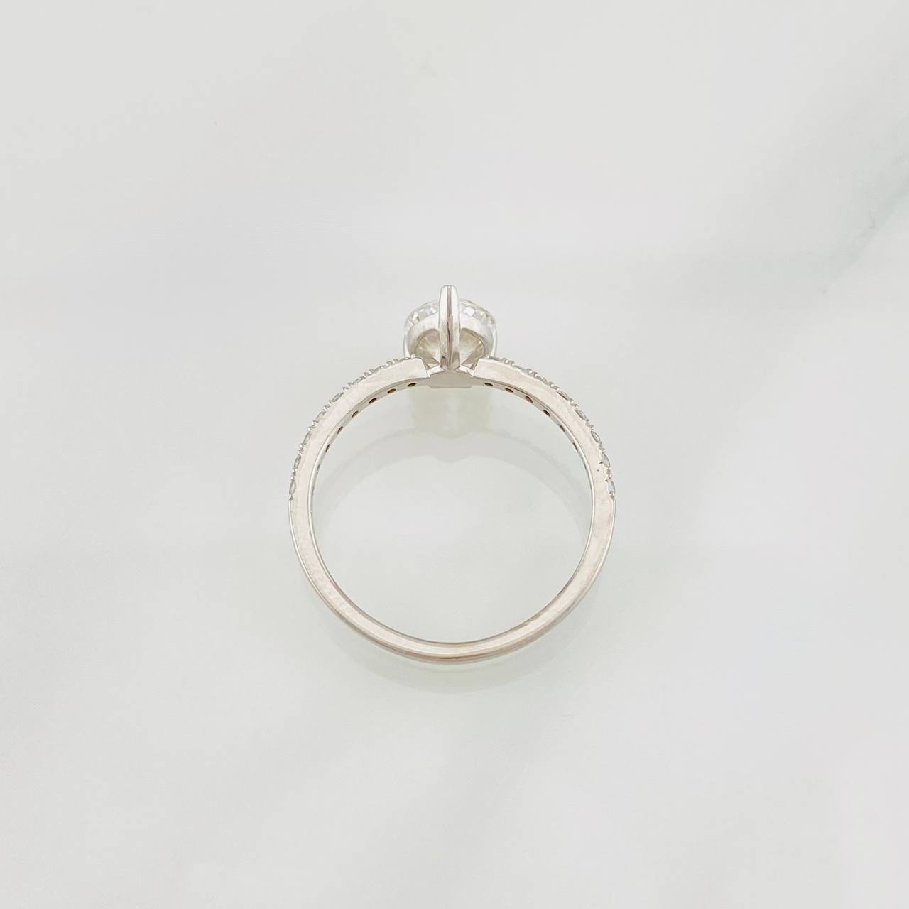 Solitaire Drop Moissanites Ring 2.35 Cts 1.8g / T6 3/4 White Gold 18K