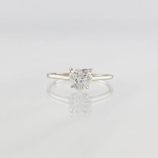 Anillo Solitario Corazón Moisanita 50 pts 1.4g / T6 3/4 Oro Blanco 18K