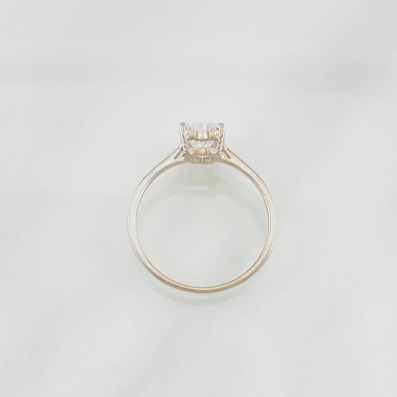 Anillo Solitario Corazón Moisanita 50 pts 1.4g / T6 3/4 Oro Blanco 18K