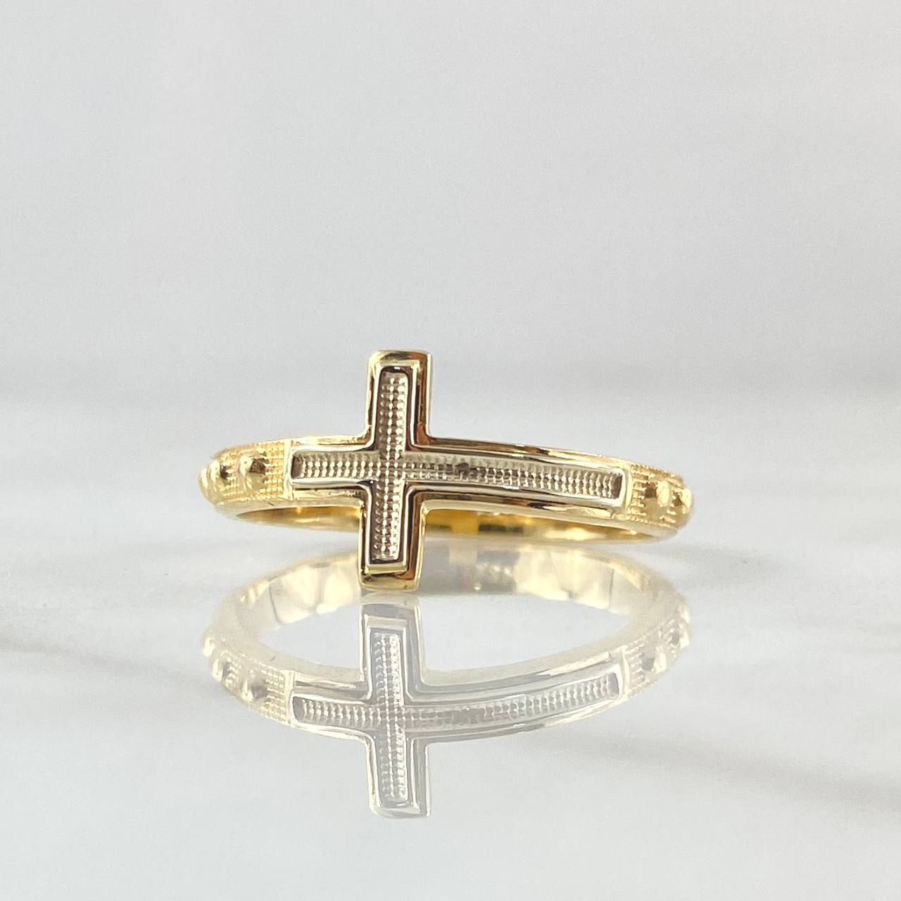 Anillo Cruz Punteada Esferas Laterales 3.15gr / T7 3/4 / Texturizado Oro Amarillo 18K ©
