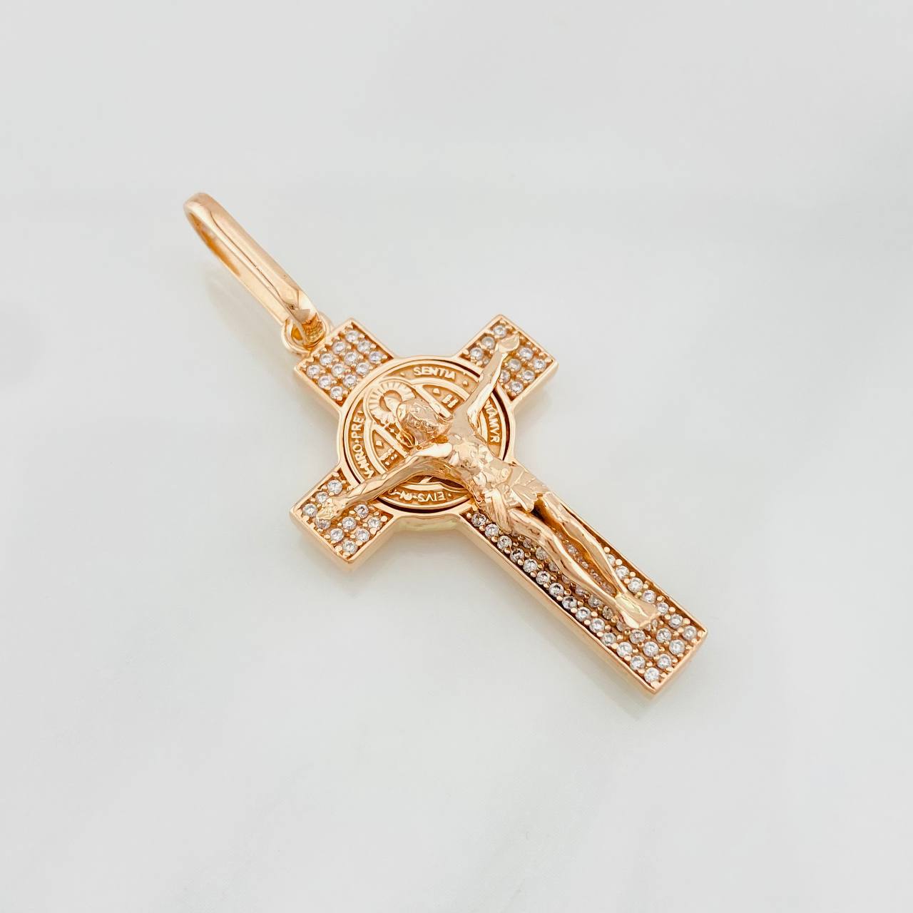 Dije Cruz Cristo San Benito 7.2g / 2 in Oro Rosa 18K