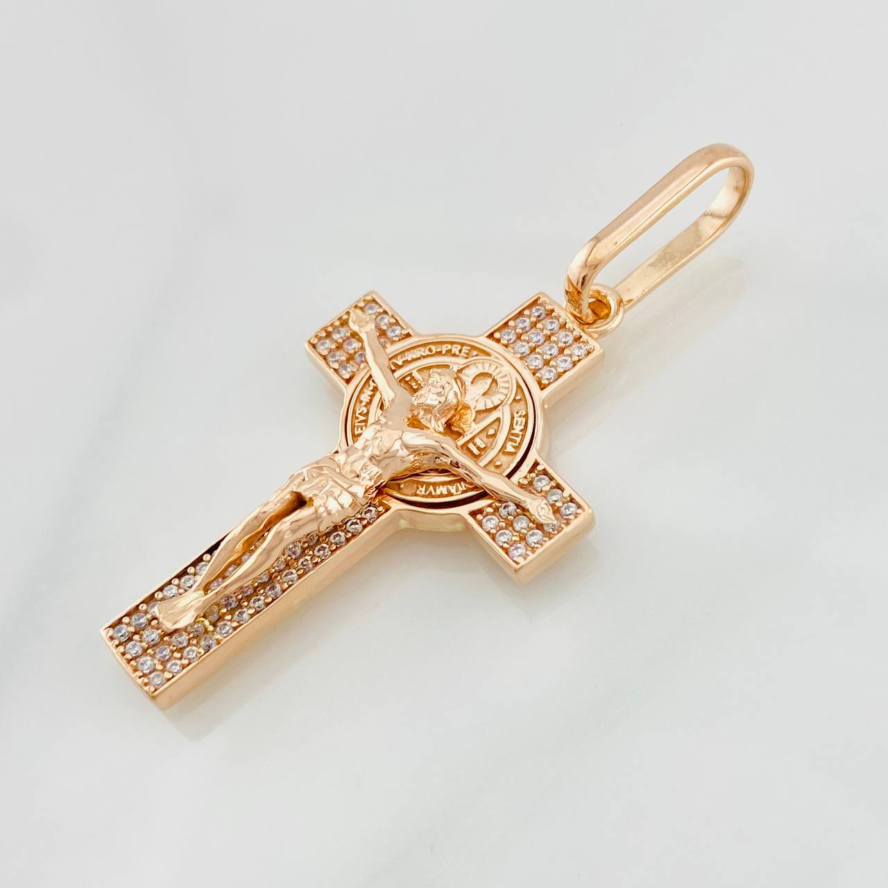 Dije Cruz Cristo San Benito 7.2g / 2 in Oro Rosa 18K