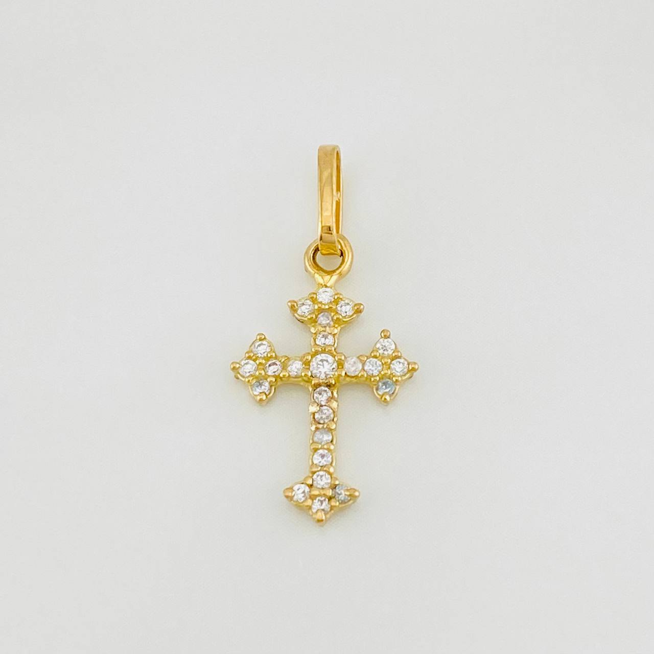 Dije Cruz Gótica 0.7g / 3/4 in Oro Amarillo 18K