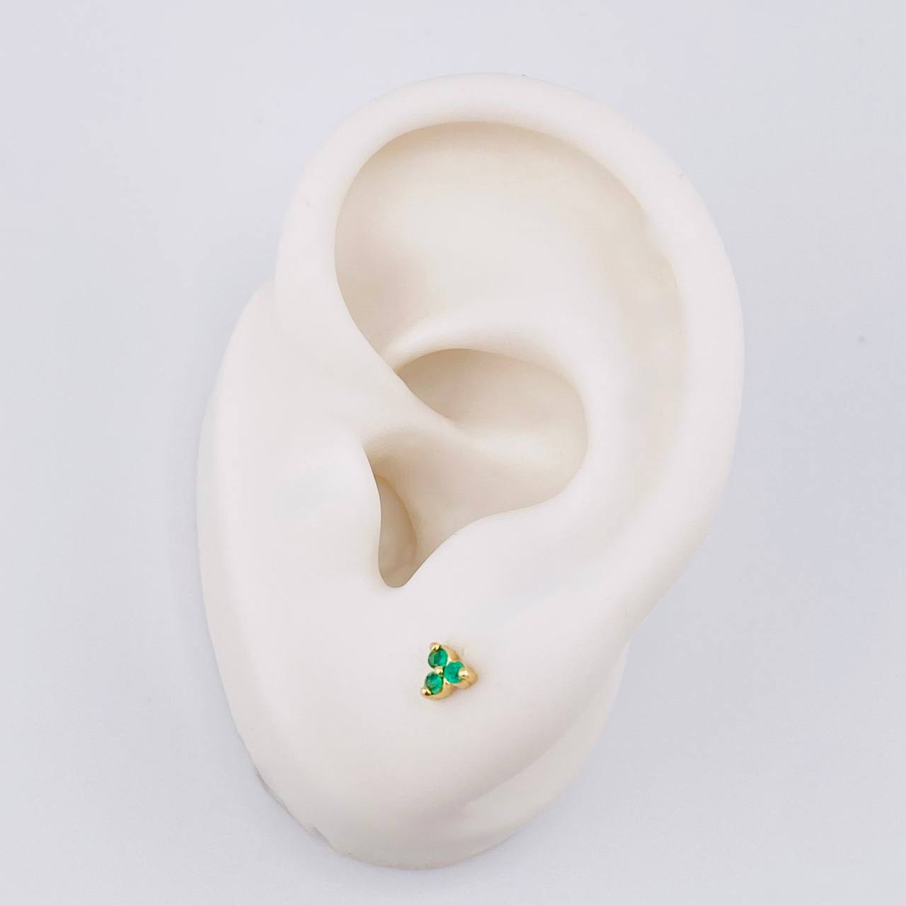 Topos Flor Trillum Esmeraldas 7Pts 0.9 g / in / 3.85 mm Oro Amarillo 18K