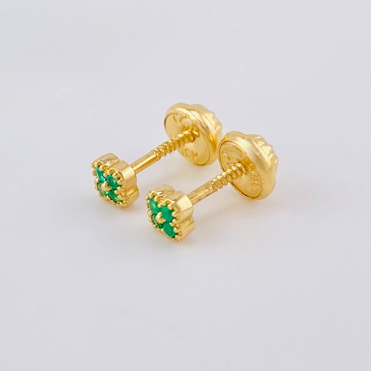 Topos Trebol Esmeraldas 6Pts 0.8 g / in / 4.25 mm Oro Amarillo 18K