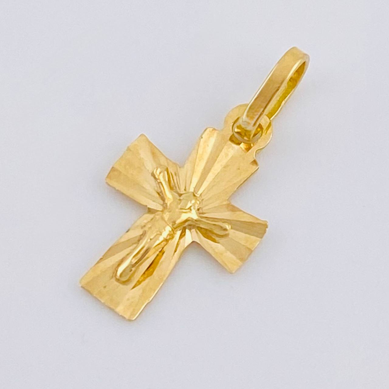 Pendant Cross Christ 0.55 g / 3/4 in Yellow Gold 18K