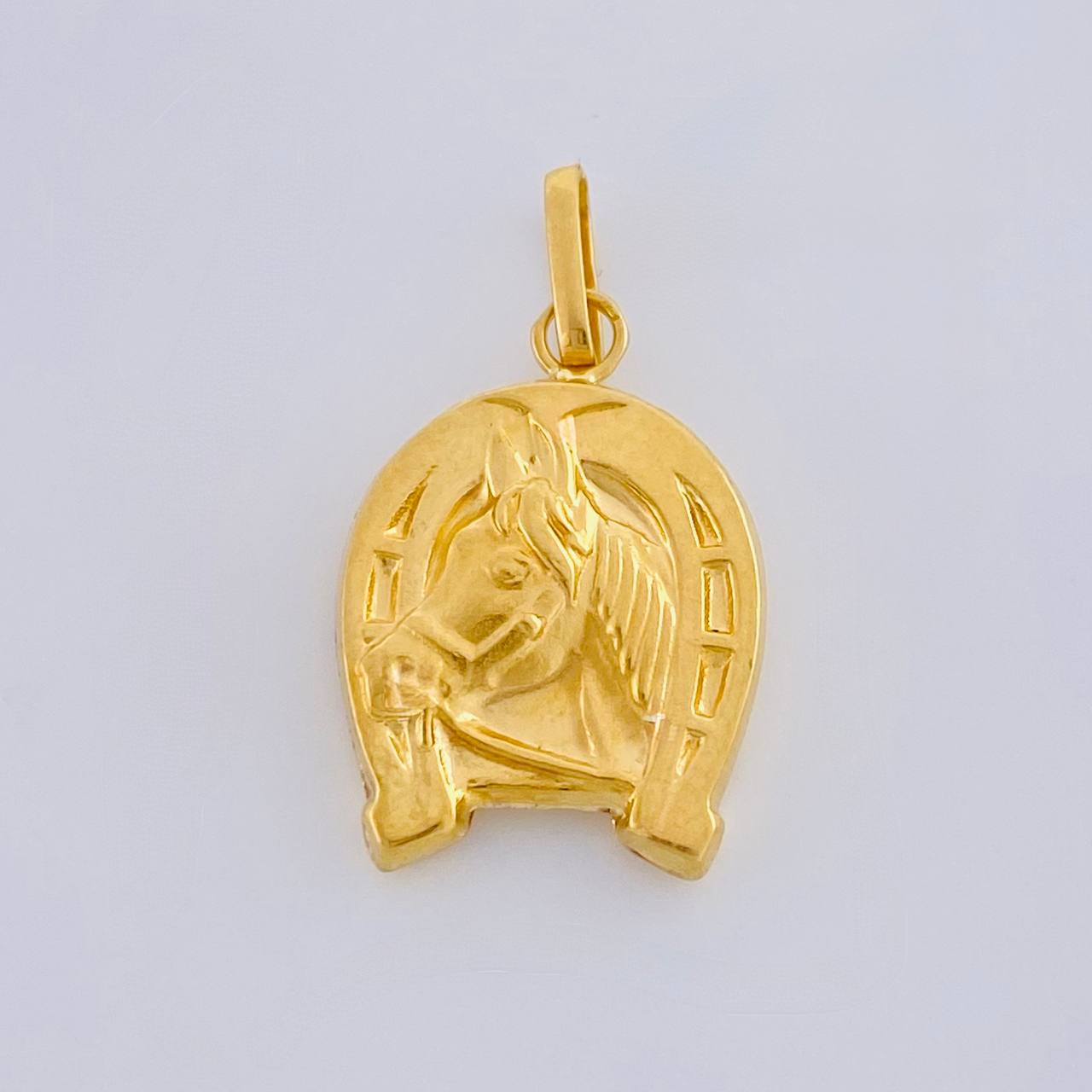 Pendant Horseshoe Horse 1.05 g / 1 in 18K Yellow Gold