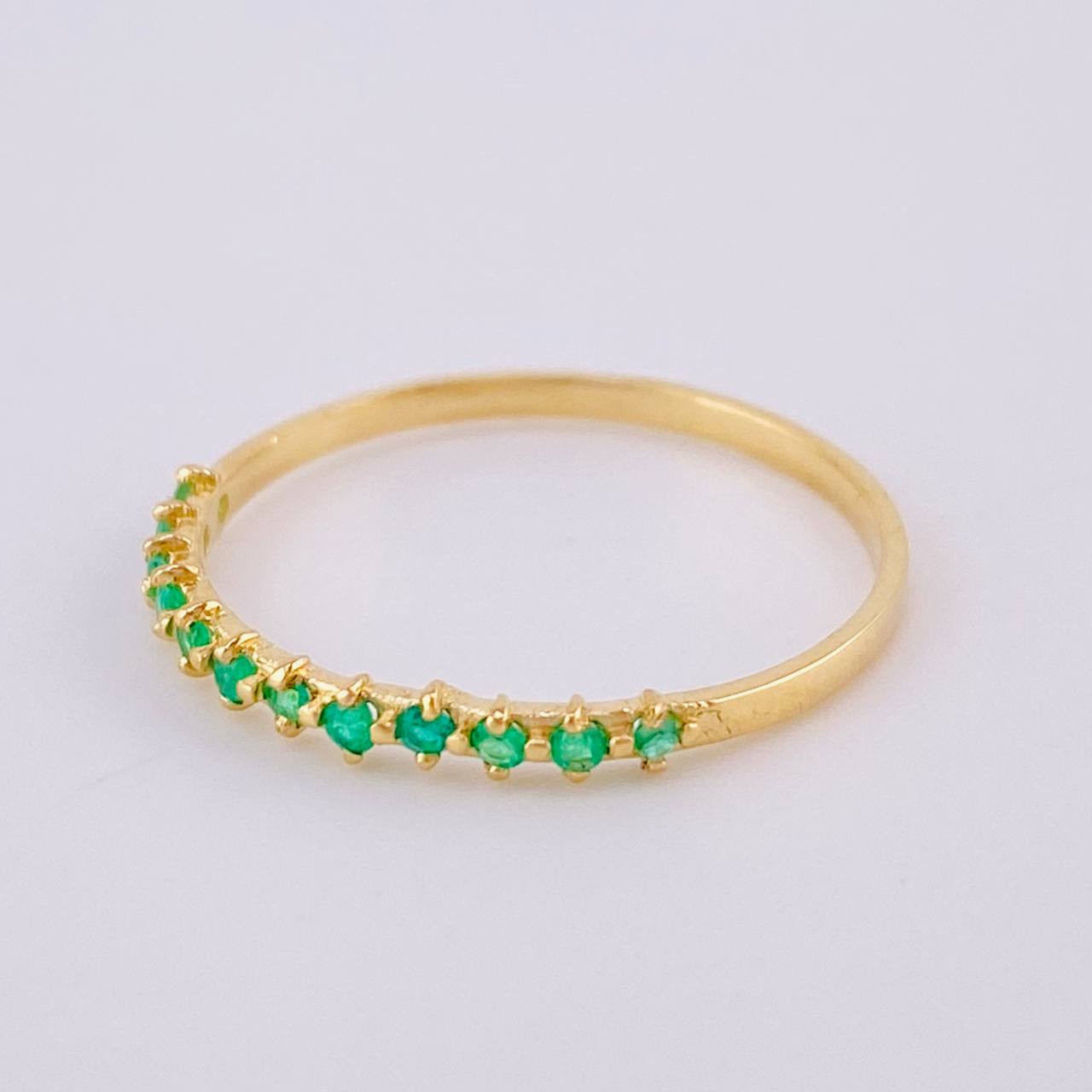 Channel Ring with Emeralds 30Pts 0.85 g / Size 6 3/4 Yellow Gold 18K