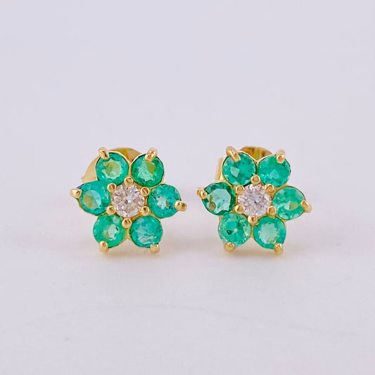 Stud Earrings with Floral Design Emeralds 35Pts Diamond 7Pts 1.8 g / in / 8 mm Yellow Gold 18K