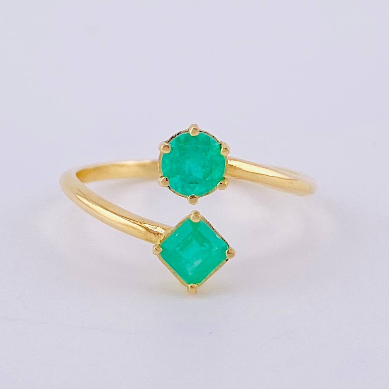 You and Me Ring Emeralds 80Pts 1.9 g / T6 1/2 Yellow Gold 18K
