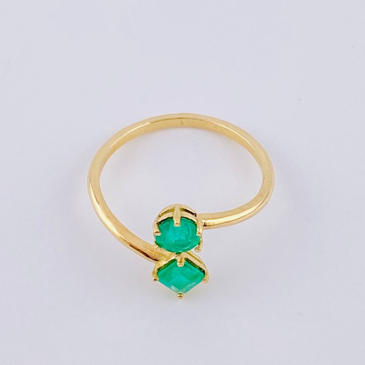You and Me Ring Emeralds 80Pts 1.9 g / T6 1/2 Yellow Gold 18K