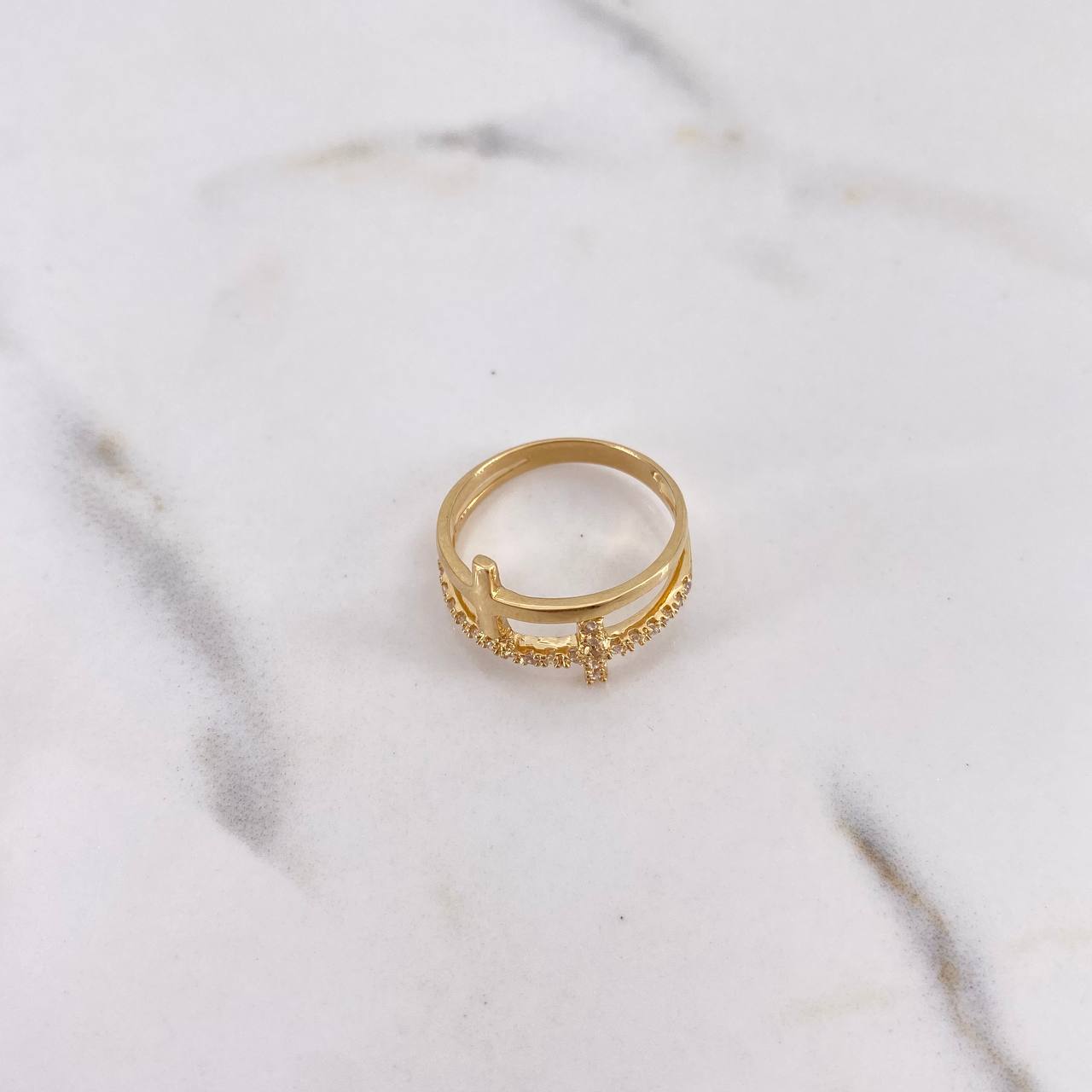 Cross Ring 2.95gr / Size 7 / White Zircons 18K Yellow Gold &