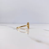 Anillo Trebol 2.5gr / T7 1/4 / Circones Blancos Oro Amarillo 18K $