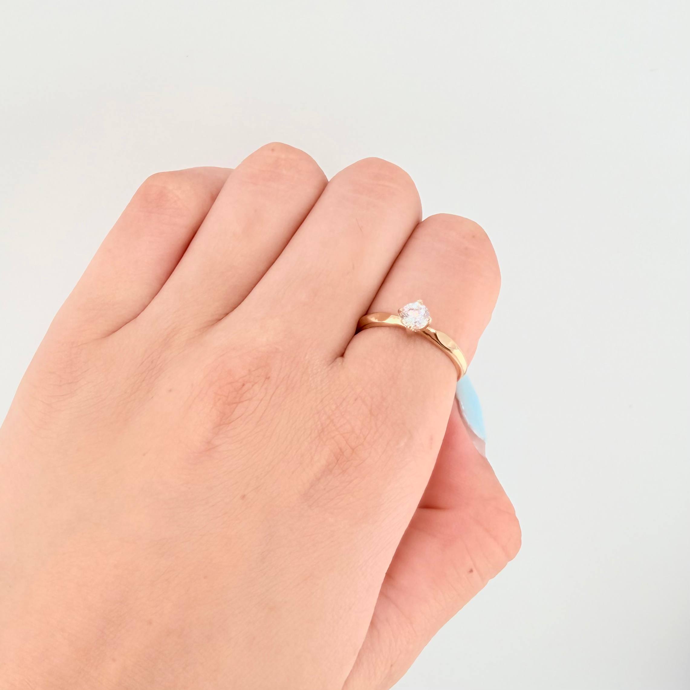Anillo Solitario 1.2gr / T7 / Oro Amarillo 18K