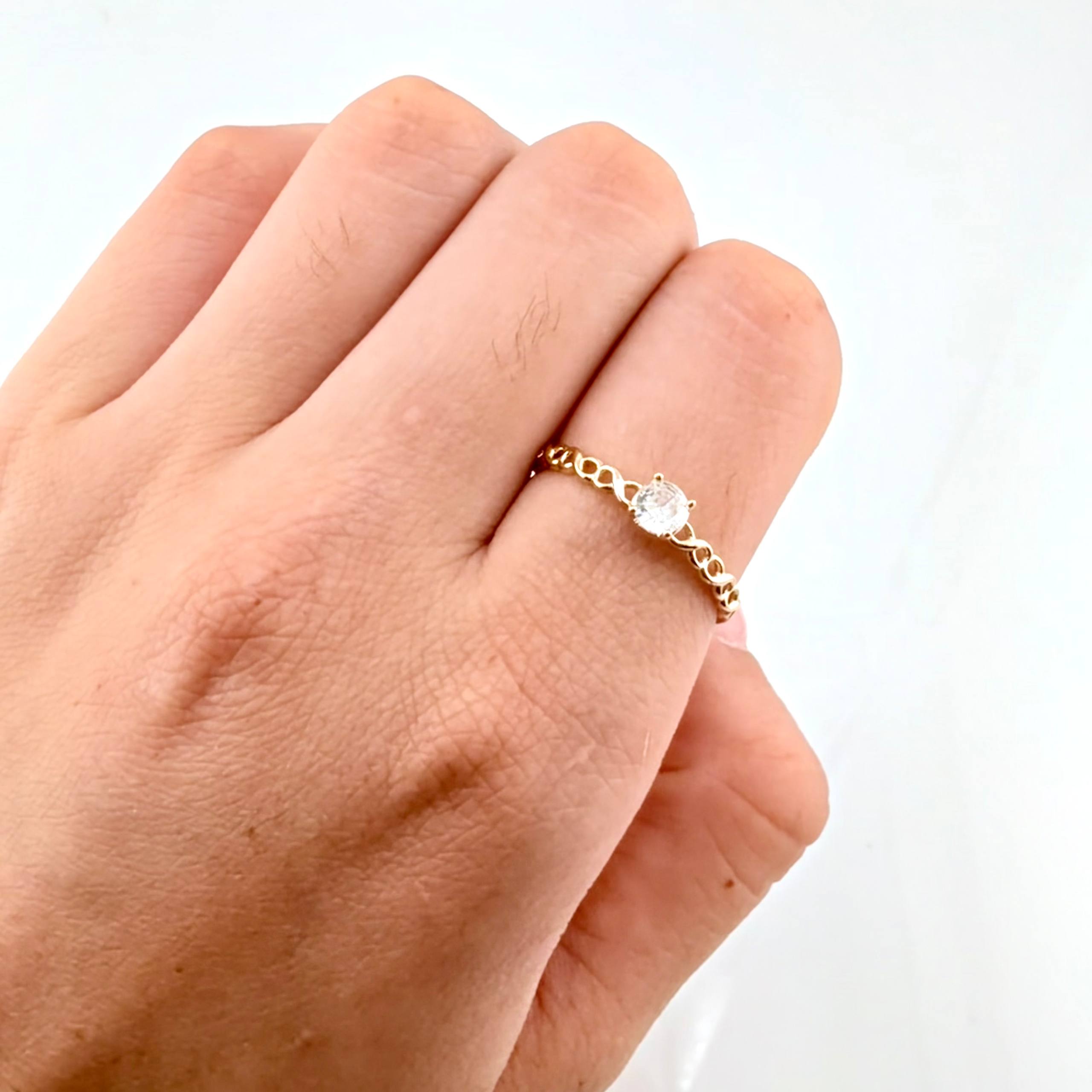 Anillo Solitario Infinitos 1.05gr / T8 / Oro Amarillo 18K