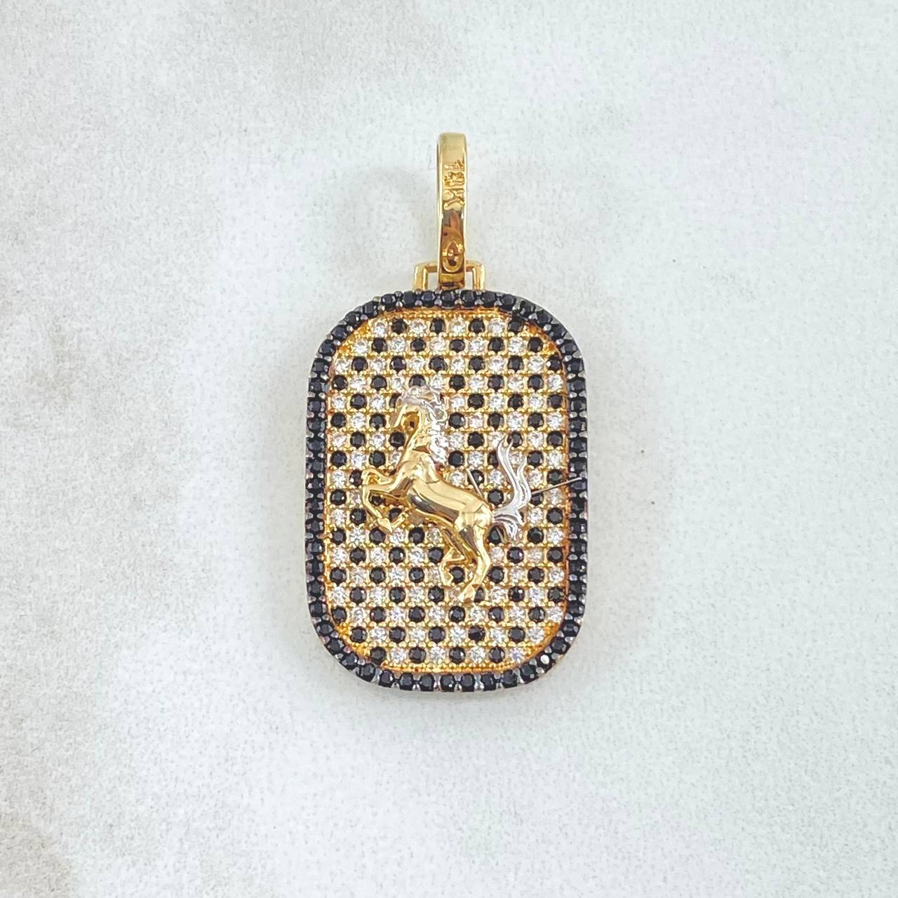 Pendant Horse Plate 5.1gr / 3.5cm / White Black Zircons 18K Yellow Gold *