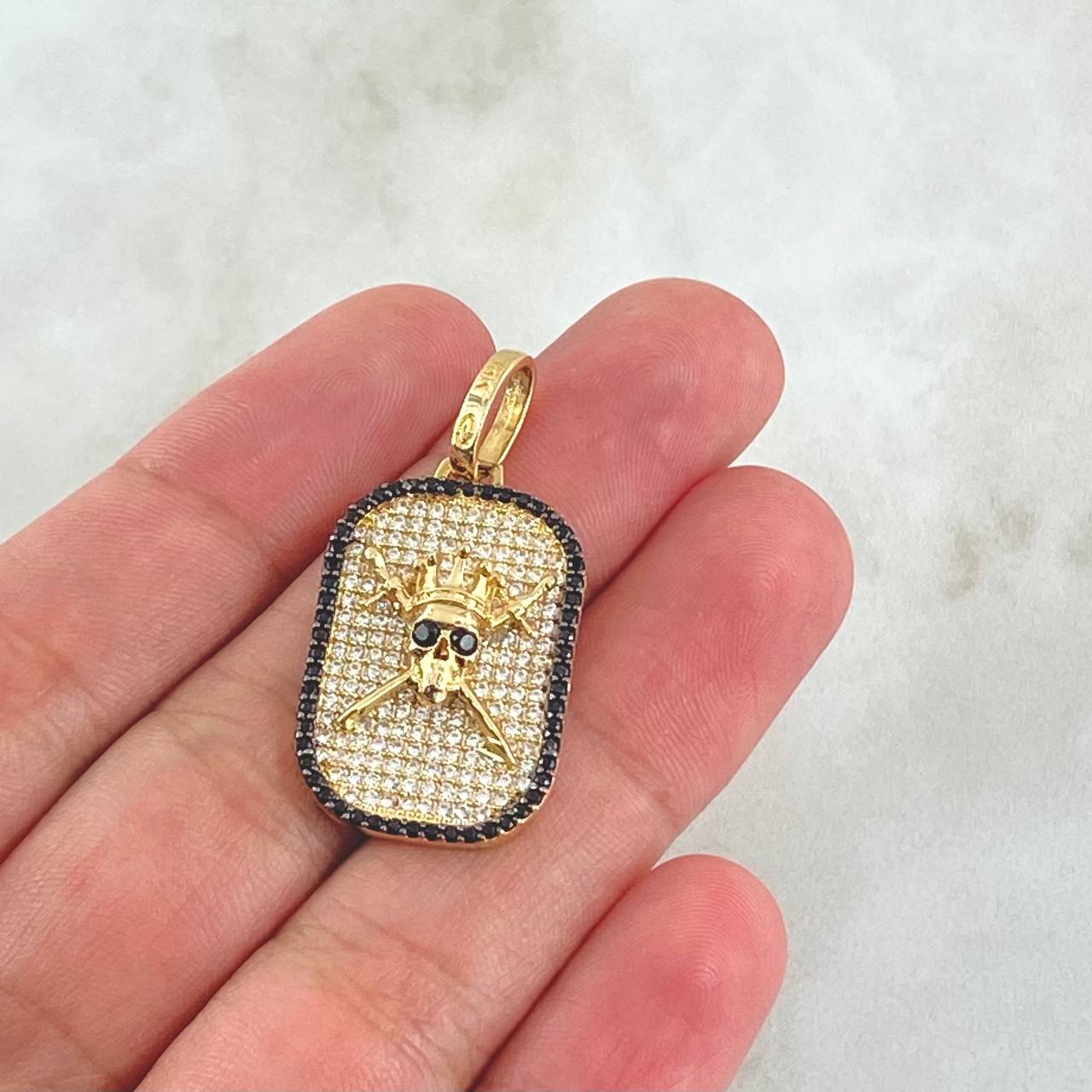 Pendant Skull Plate Royalty 5.8gr / 3.5cm / White Black Zircons 18K Yellow Gold ©