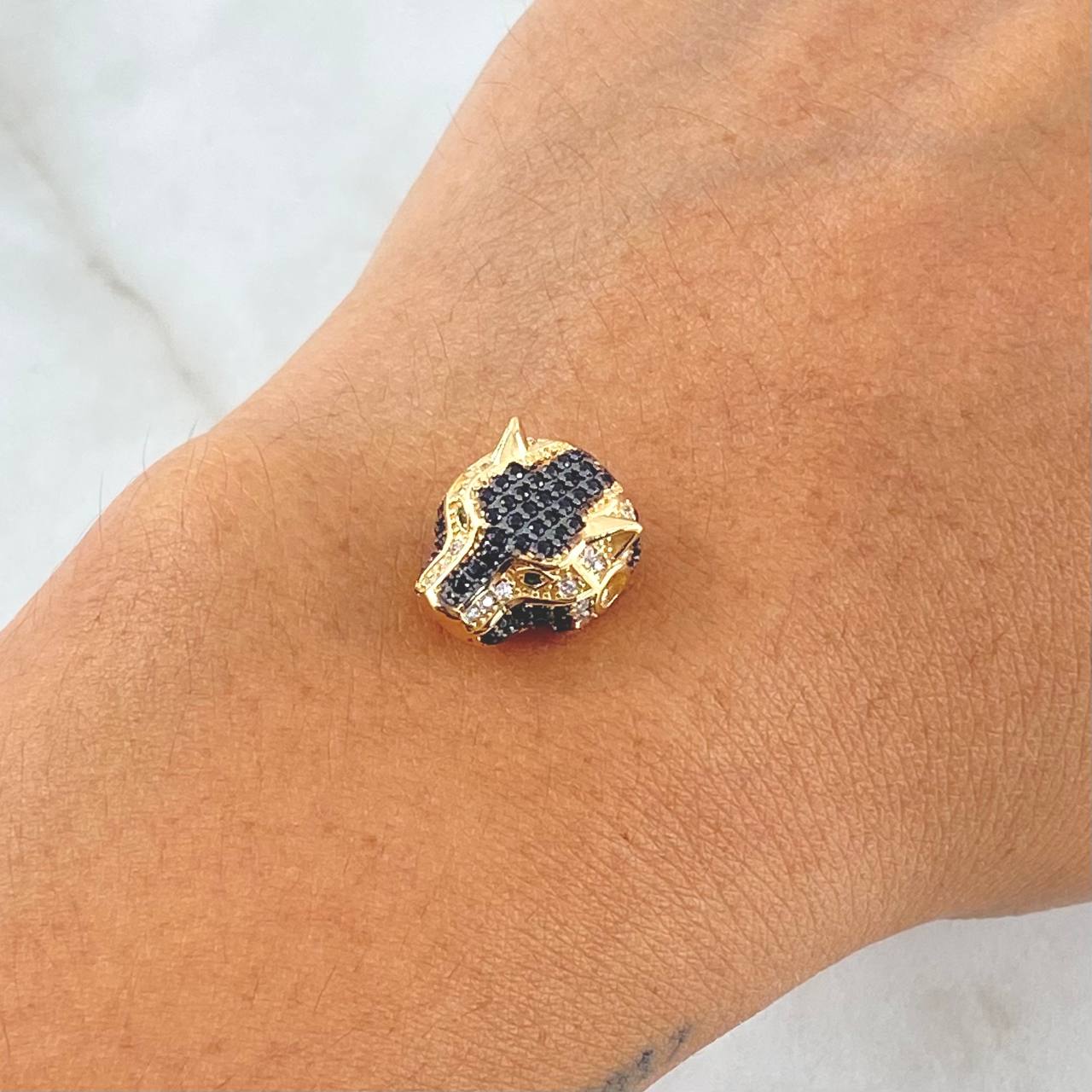 Charm Pantera Head 2.9gr / 2cm / Black and White Zircons Green Eyes 18K Yellow Gold