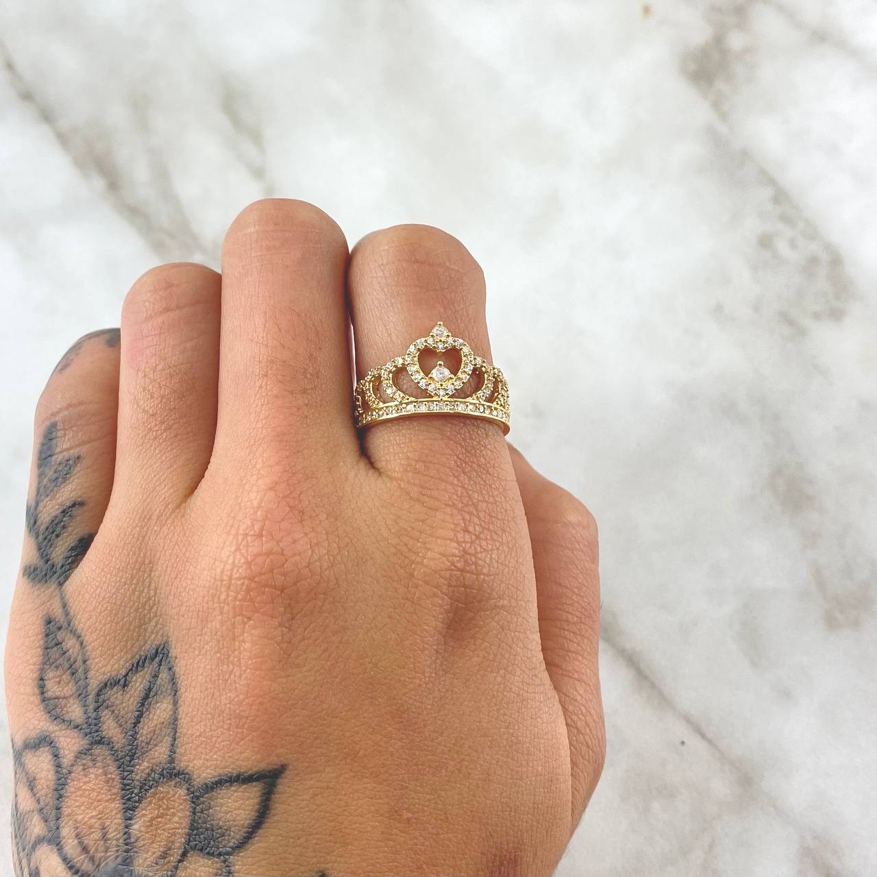Anillo Corona Corazón 3.3gr / T7 / Circones Blancos Oro Amarillo 18K ©