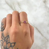 Fixed Link Flower Ring 2.1gr / Size 6 3/4 / Fuchsia Zircons 18K Yellow Gold ©