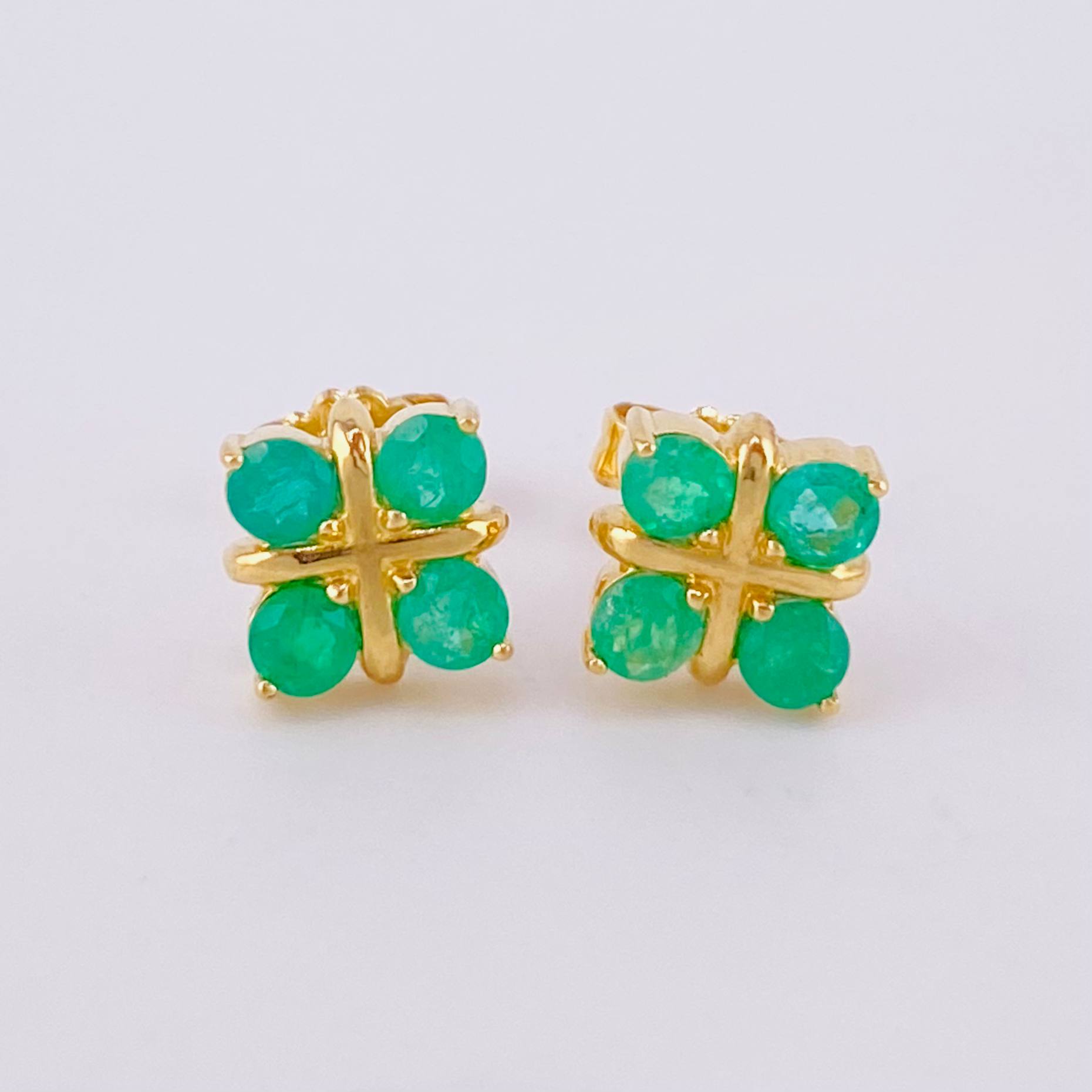 Stud Earrings Flower Gift Emeralds 72pts 2.3gr / 18K Yellow Gold