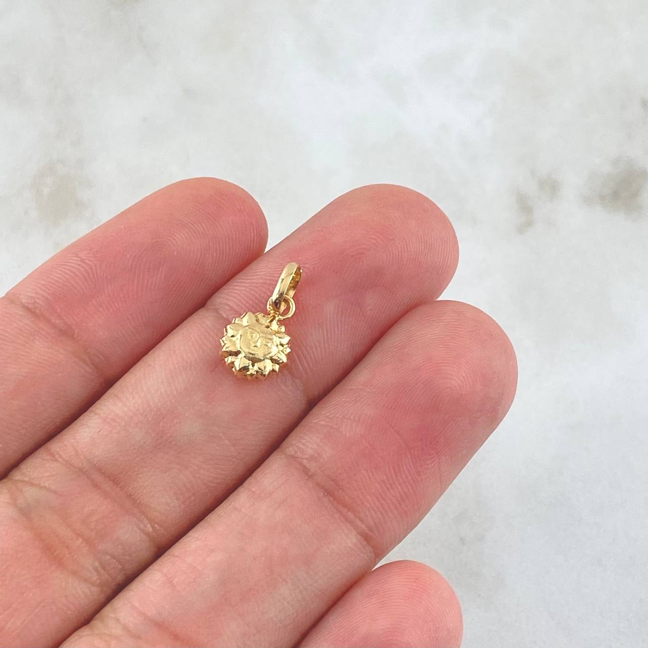 Pendant Sun 0.25 gr / 1.4cm / Stamped Yellow Gold