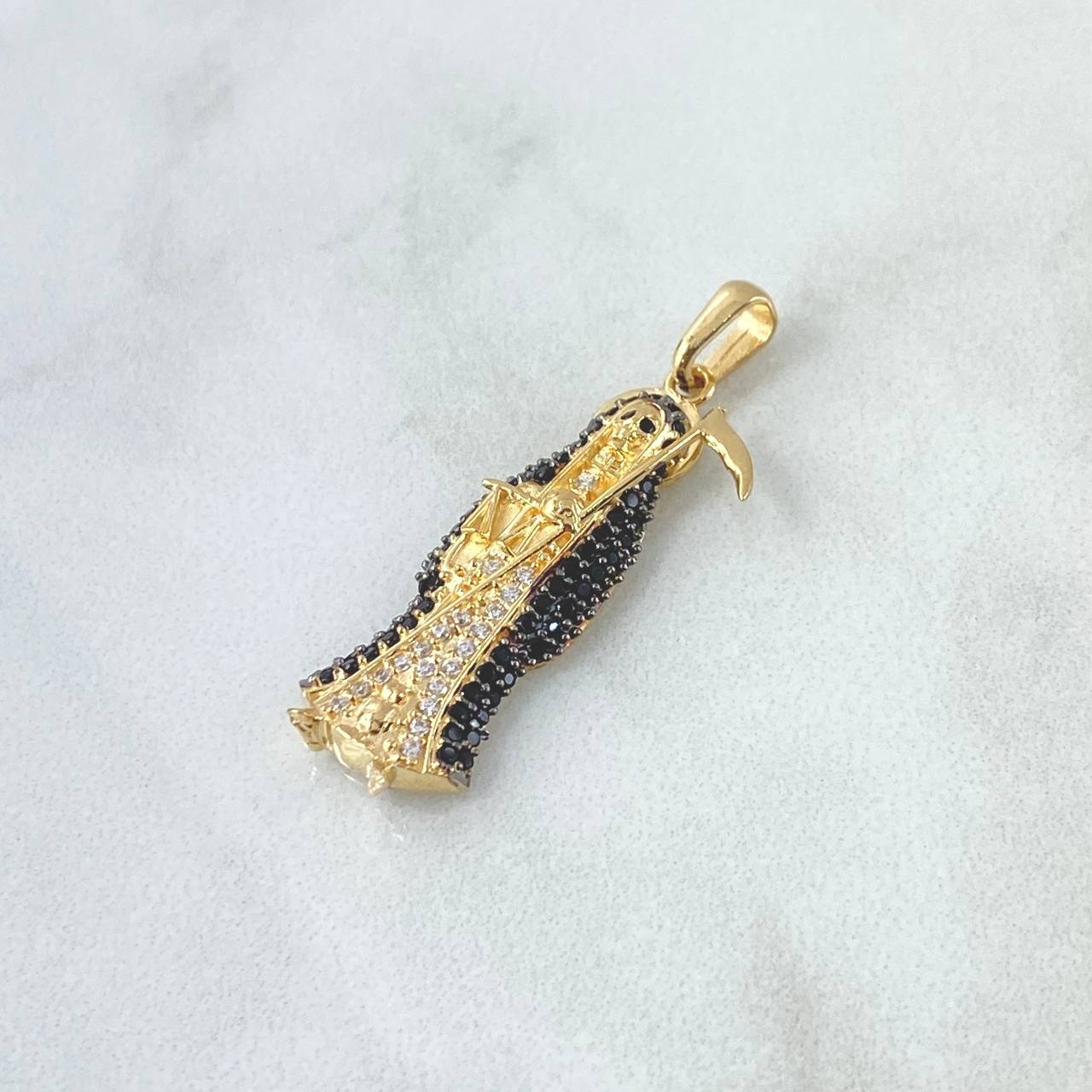 Dije Santa Muerte 2.75gr / 3.5cm / Cicones Blancos Negros Oro Amarillo 18K ©