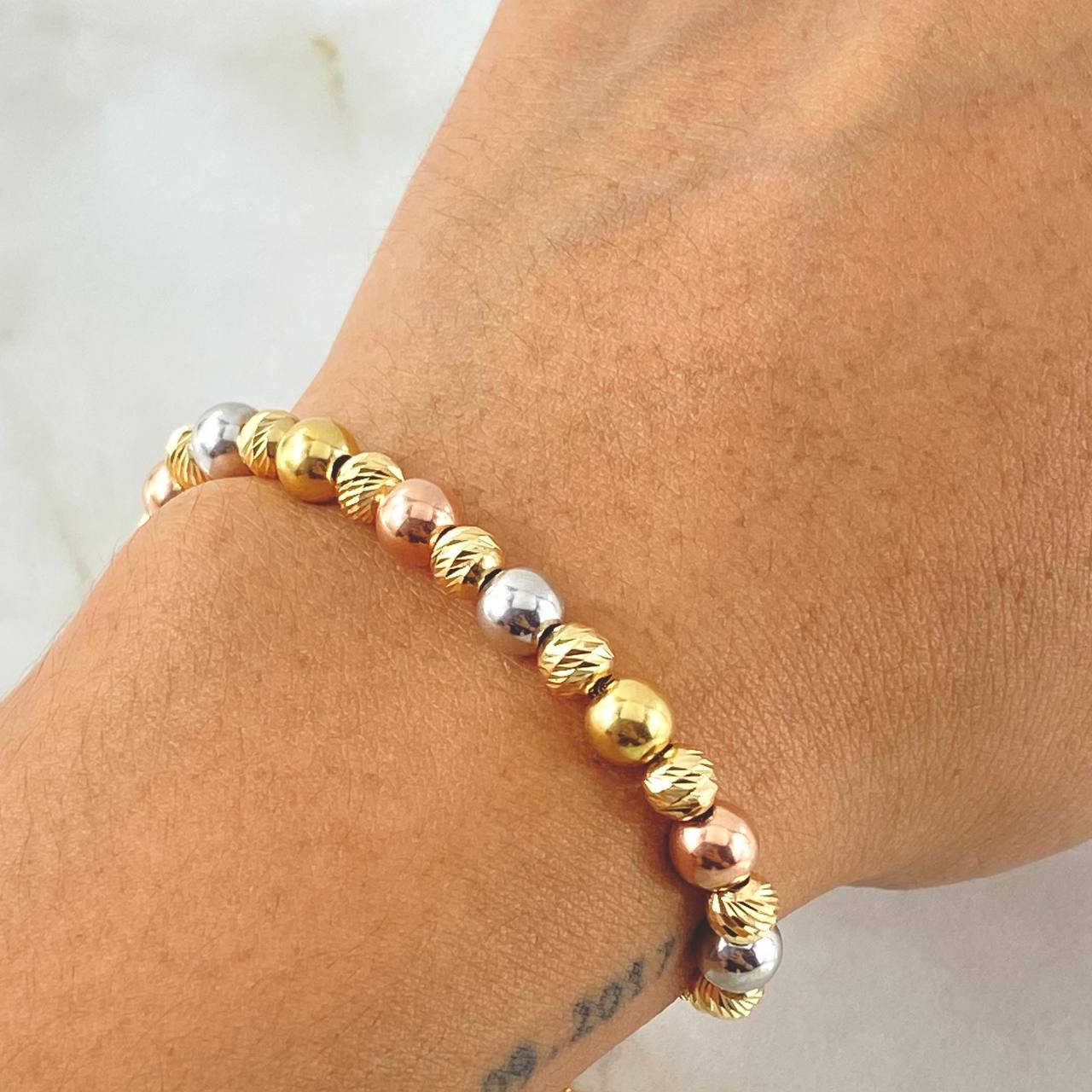 Interspersed Beads Bracelet 4.85gr / 7.9in / +4 18K Gold ©