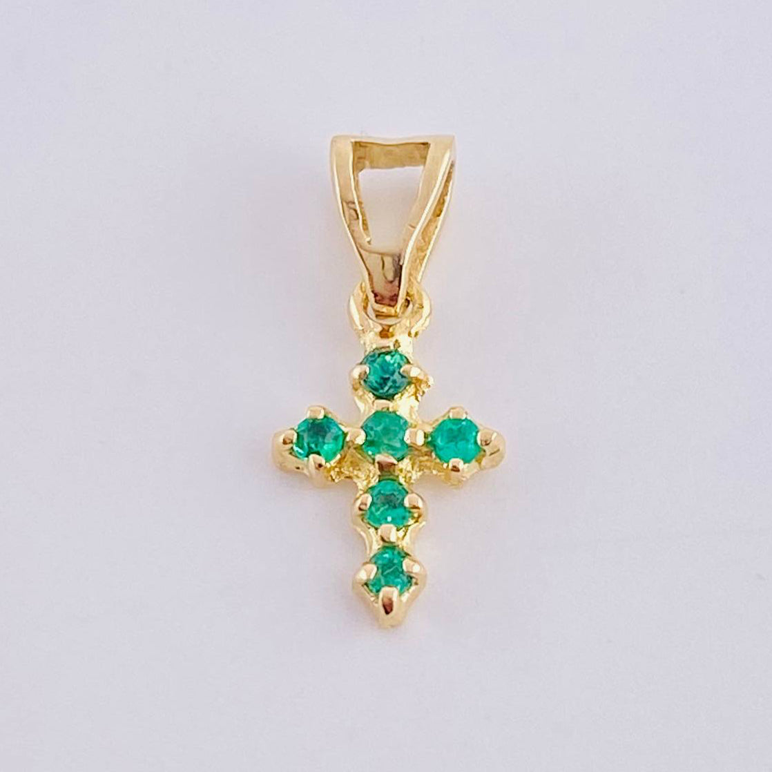 Dije Cruz Burbujas Esmeraldas 12Pts 0.5 g / 1/2 in Oro Amarillo 18K
