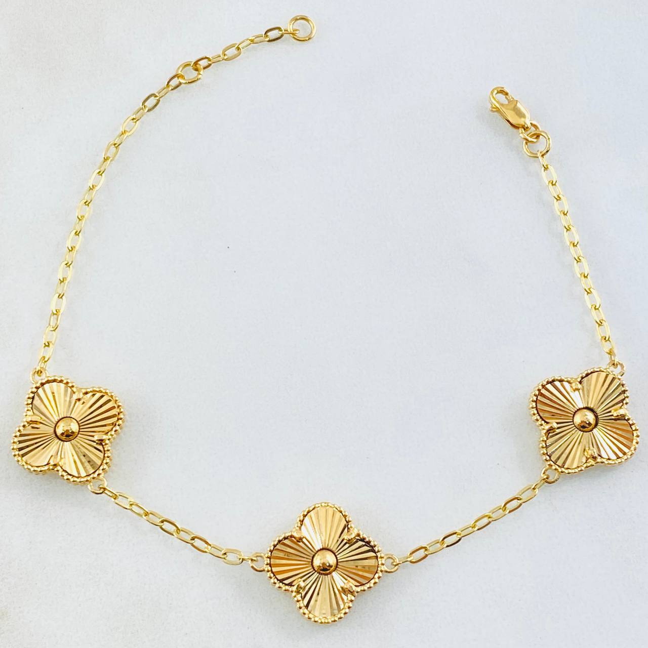 Clover Bracelet Gold 8gr / 7 1/2 in / 18K Gold