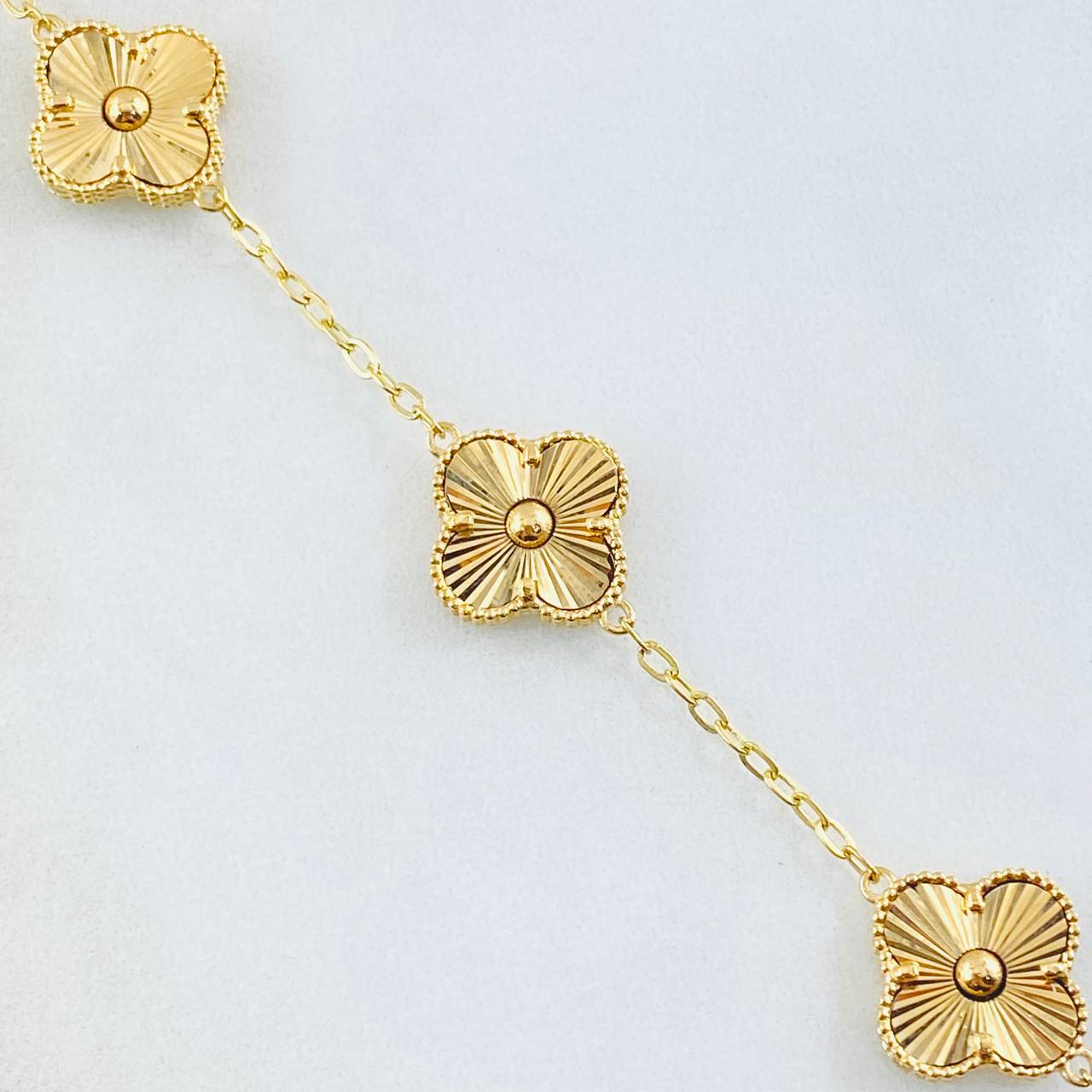Clover Bracelet Gold 8gr / 7 1/2 in / 18K Gold